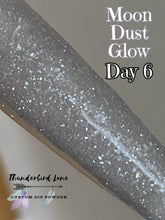 Load image into Gallery viewer, Moon Dust Glow
